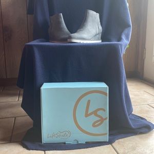 LifeStride charcoal ankle boots. Size: 8M